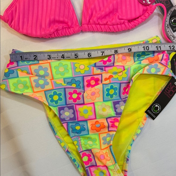 No Boundaries 2 Piece Bikini, Hot Pink top, Floral Neon High Leg Bottoms, Sz XS - Picture 4 of 10